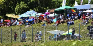 Foto zur News: Vor F1-Auftakt 2020 in Spielberg: COVID-19-Zahlen in