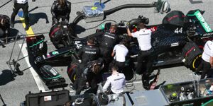 Foto zur News: Wie Red Bull die FIA dazu brachte, Hamilton eine Gridstrafe