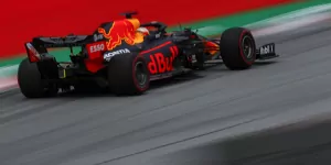 Foto zur News: Max Verstappen: Mercedes hat größere Schritte gemacht als