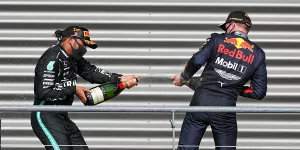 Foto zur News: 47 Punkte Rückstand: Red Bull sieht &quot;Außenseiterchance&quot; für