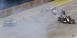 Foto zur News: Mercedes erklärt: So kam es zum Crash beim Re-Start in