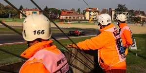 Foto zur News: Streckenposten in Gefahr: FIA reagiert auf Schrecksekunde in