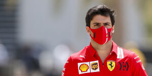 Foto zur News: Carlos Sainz: Ferrari war mit vielen Fabrikbesuchen