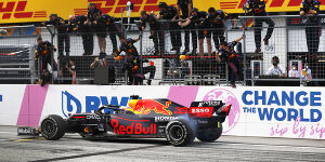Foto zur News: Gefährlicher Jubel: FIA verwarnt Max Verstappen