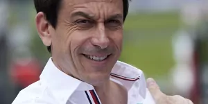 Foto zur News: Toto Wolff schlägt Kompromiss vor: Neue Motorenregeln erst