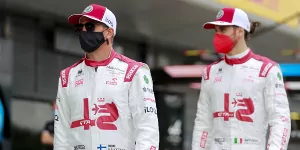 Foto zur News: Alfa Romeo: Müssen Räikkönen und Giovinazzi gehen?