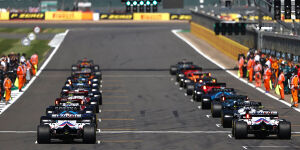 Foto zur News: Toto Wolff schlägt drittes Auto und 30 Formel-1-Teilnehmer