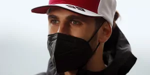 Foto zur News: &quot;Wenn Geld regiert&quot;: Antonio Giovinazzi macht sich nach