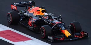 Foto zur News: Verstappen abgeschlagen am Freitag: Horner erwartet &quot;langen