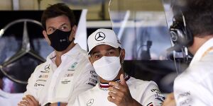 Foto zur News: Lewis Hamilton und Toto Wolff schwänzen FIA-Gala in Paris