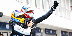 Foto zur News: Esteban Ocon: &quot;Legende&quot; Alonso ganz anders, als die Leute