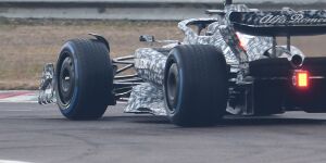Foto zur News: Flexibler Unterboden: FIA behält sich strengere Regeln vor