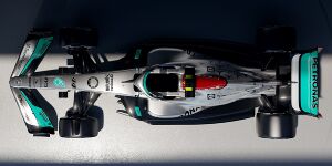 Foto zur News: Formel-1-Liveticker: Mercedes präsentiert den W13 für 2022