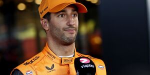 Foto zur News: Negativer Coronatest: Daniel Ricciardo kann in Bahrain