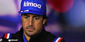 Foto zur News: Häufige Spurwechsel: Alonso rechnete mit Strafe für Leclerc