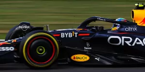 Foto zur News: RB18 wieder mehr Verstappen-like: Sergio Perez fühlt sich