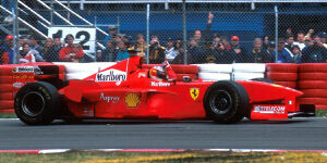 Foto zur News: Ferrari F300 von Michael Schumacher aus der Formel 1 1998