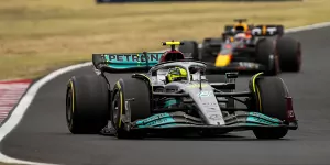 Foto zur News: Mercedes analysiert: Sieg für Hamilton wäre auch von vorne