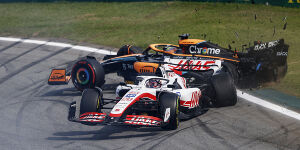 Foto zur News: Nach Startkollision mit Magnussen: Ricciardo mit Gridstrafe