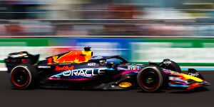 Foto zur News: F1-Freitagstraining: Leclerc crasht, Verstappen fängt