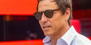 Foto zur News: Toto Wolff: Trickst Alpine bei den Angaben zum Motor?