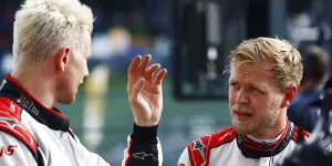 Foto zur News: Günther Steiner: &quot;Wir sind ganz baff, wie Nico das anstellt&quot;