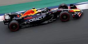 Foto zur News: Überlegene Bestzeit für Verstappen im ersten Training in