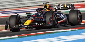 Foto zur News: Tracklimits: Verstappen hat sich &quot;ein kleines bisschen