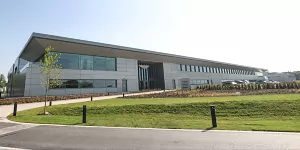 Foto zur News: Aston Martin: Umzug in neue Fabrik dauert immer noch an