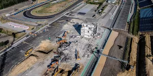 Foto zur News: Baustelle statt Rennstrecke: Boxengebäude in Ungarn