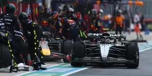 Foto zur News: Kollision beim Boxenstopp! Verstappen: &quot;Bin froh, dass