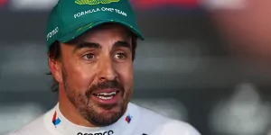Foto zur News: Andy Cowells Lächeln geht viral: Beginnt Alonsos Saison 2025 in Imola?