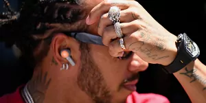 Foto zur News: 1,5 Millionen US-Dollar! Lewis Hamilton trägt exklusive