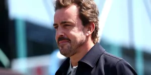 Foto zur News: Aston Martin: &quot;Alonso treibt uns an, ein besseres Team zu werden&quot;