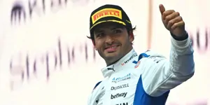 Foto zur News: Carlos Sainz schafft das, was vor ihm nur Alain Prost gelang