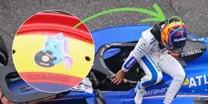Foto zur News: Mit Einhorn zum Podium: Sainz&#039; kurioser Glücksbringer in Baku