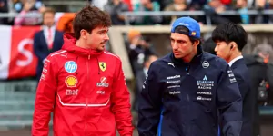 Foto zur News: Sainz und Leclerc: Podium in Baku, Abenteuer auf dem Heimweg