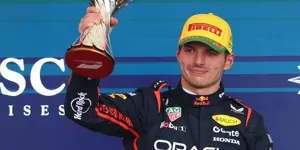 Foto zur News: Von der Boxengasse aufs Podium: Red Bulls waghalsiger Plan geht auf