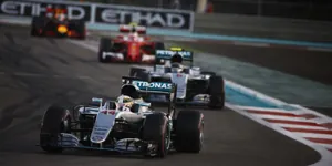 Foto zur News: Russell: "Max wird nicht davonfahren und Lando das Podium