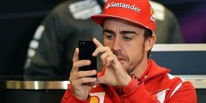 Foto zur News: Alonso ein Fan der modernen Kommunikationsmethoden