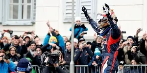 Foto zur News: 30.000 Fans feiern Vettel in Graz