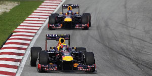 Foto zur News: Watson fordert: Red Bull muss Vettel sperren