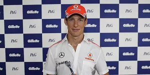 Foto zur News: Button glattrasiert: McLaren mit Gillette-Sponsorendeal