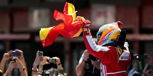 Foto zur News: Alonso überglücklich - dank Spaniens Tifosi