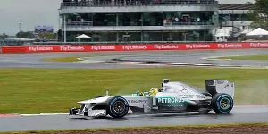 Foto zur News: Training in Silverstone: Rosberg vor Red Bull