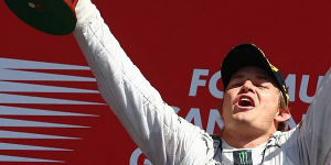 Foto zur News: Reifenplatzer in Silverstone: Rosberg siegt, Vettel k.o.