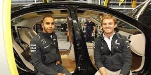 Foto zur News: Silberpfeil-Piloten besuchen Produktion im Werk Sindelfingen