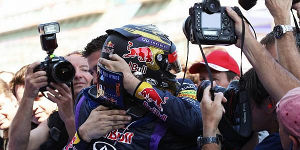 Foto zur News: Red Bull bejubelt &quot;coolen Vettel&quot;