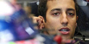 Foto zur News: Experimente bei Toro Rosso: Ricciardo abgeschlagen