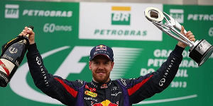 Foto zur News: Rekordsieg: Vettel beendet triumphale Saison mit Stil